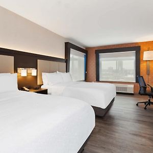 King Suite Hearing accessible